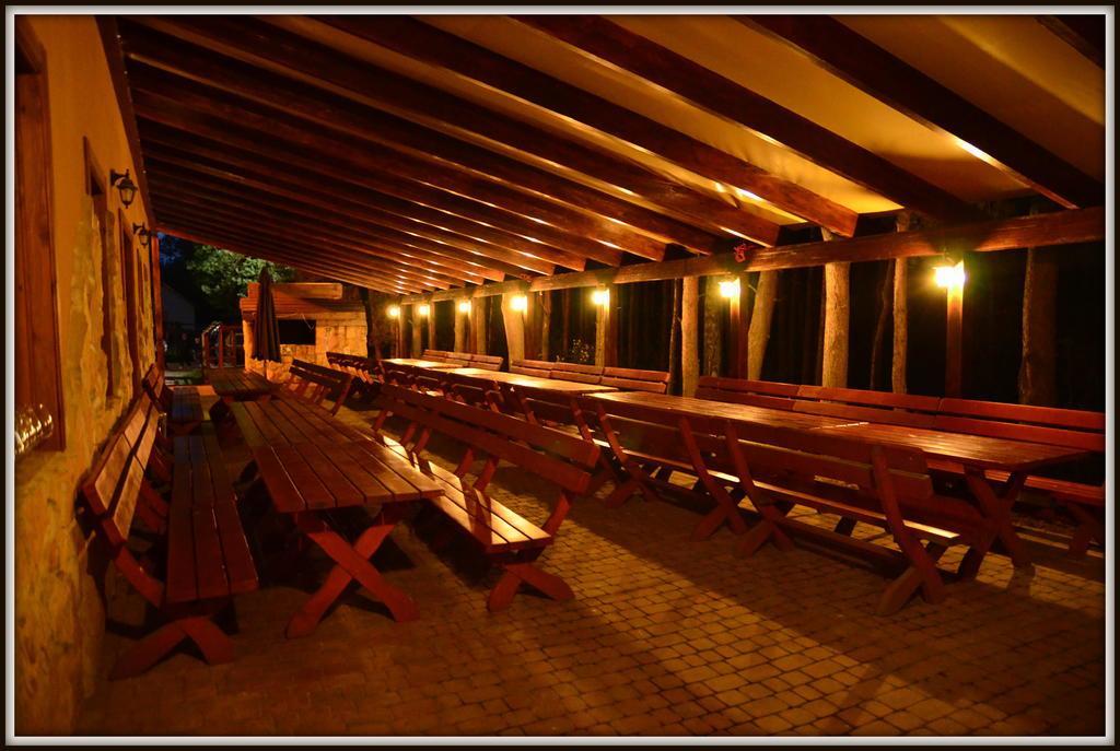 Bed and Breakfast Lesny Zakatek Smardzewice Exterior foto
